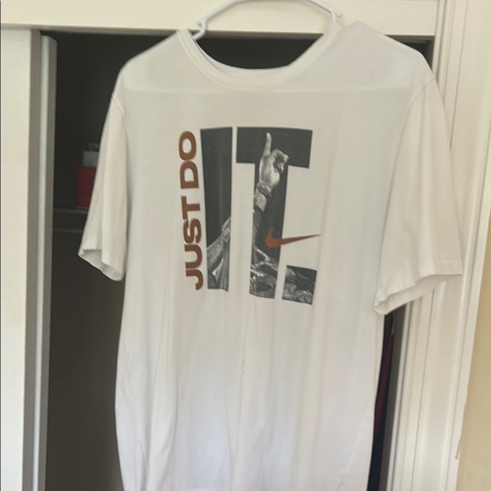 Nike White Short Sleeve Tee with Graphic Design